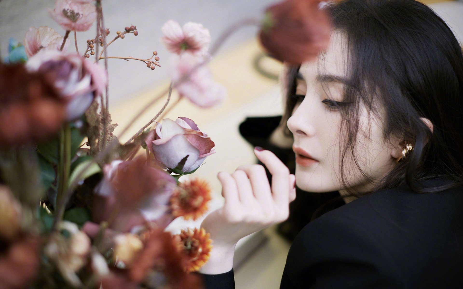 _全天候极限挑战：在不同天气中比拼速度_，极限挑战天气预报美女是谁